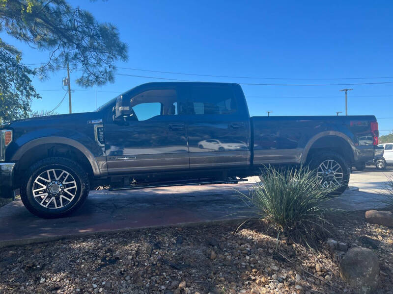 Ford F-350 Super Duty's photo