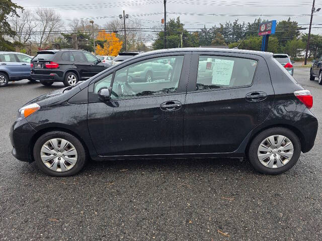 2012 Toyota Yaris 5-Door LE