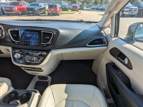 2017 Chrysler Pacifica Touring-L Plus