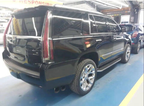 2016 Cadillac Escalade Luxury Collection