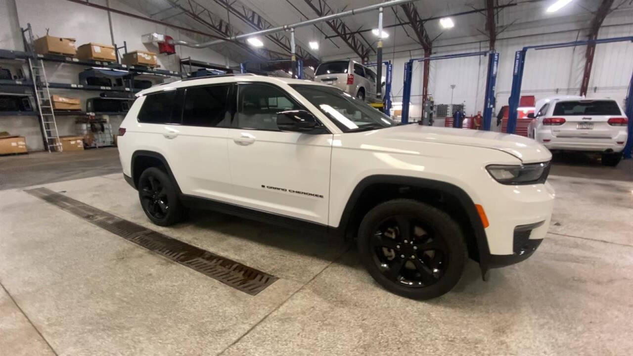 2023 Jeep Grand Cherokee L for sale at Victoria Auto Sales in Victoria, MN