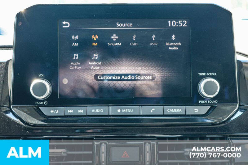 2025 Nissan Pathfinder SV