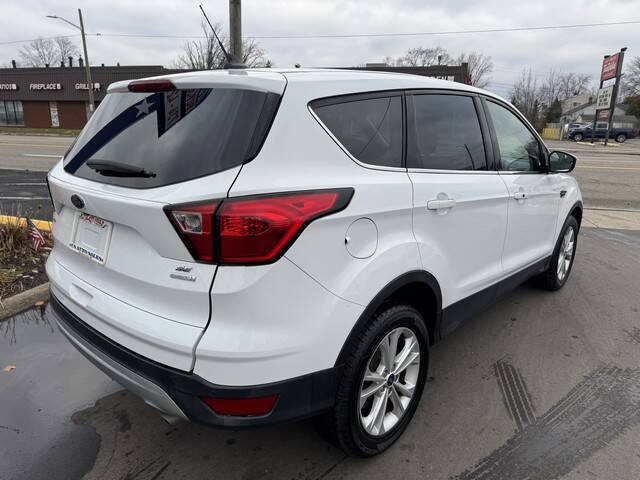 2019 Ford Escape SE photo 6