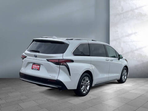 2022 Toyota Sienna Platinum 7-Passenger