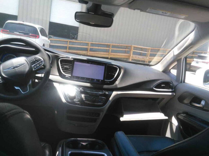 2022 Chrysler Pacifica Touring L