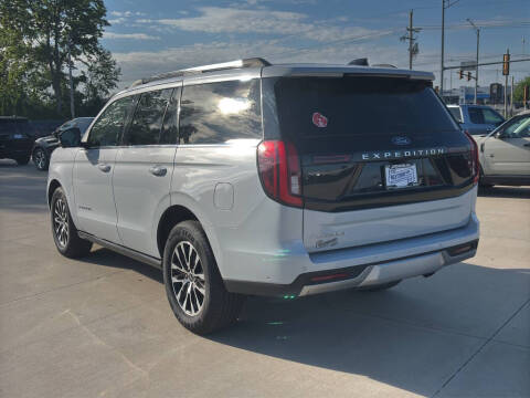 2025 Ford Expedition Platinum