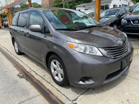 2017 Toyota Sienna for sale at Sylhet Motors in Jamaica NY