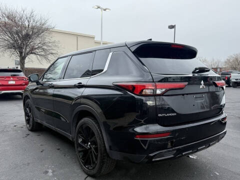 2024 Mitsubishi Outlander SE