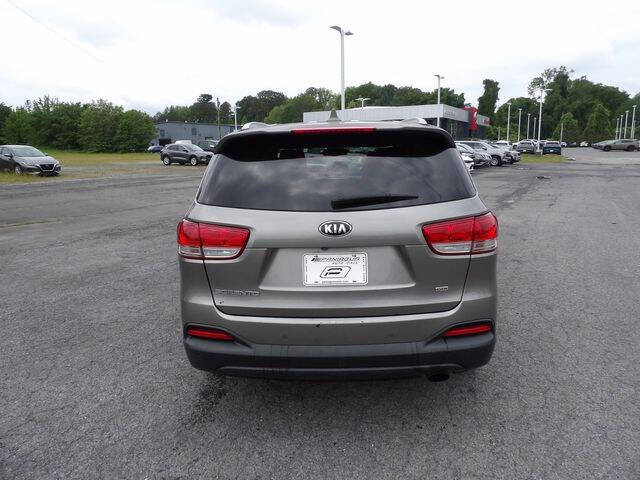 2016 Kia Sorento LX