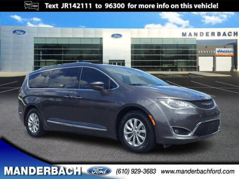 2018 Chrysler Pacifica for sale at Capital Group Auto Sales & Leasing in Freeport NY