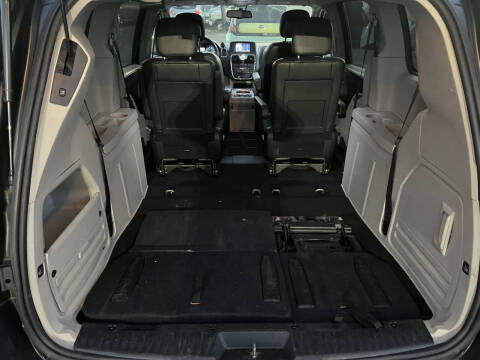 2012 Chrysler Town and Country Touring