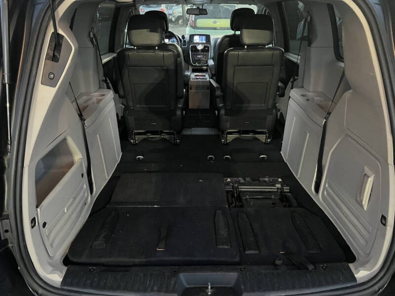 2012 Chrysler Town and Country Touring