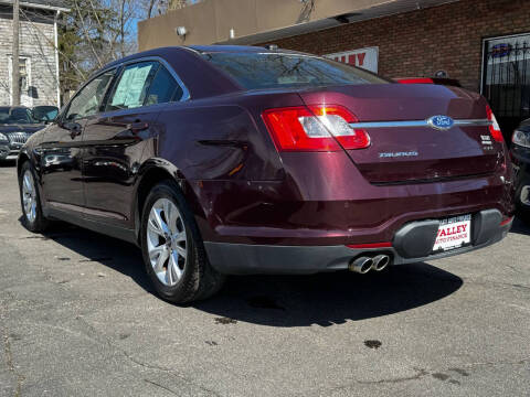 2011 Ford Taurus SEL