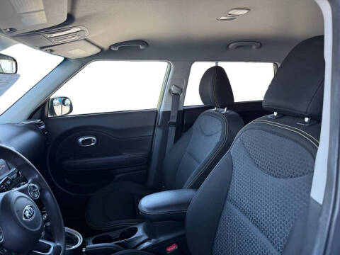 2016 Kia Soul +