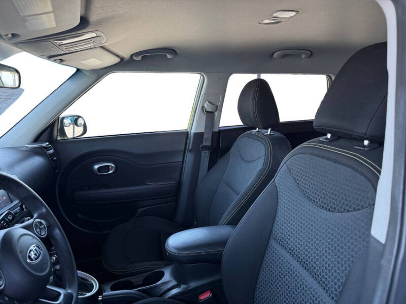 2016 Kia Soul +