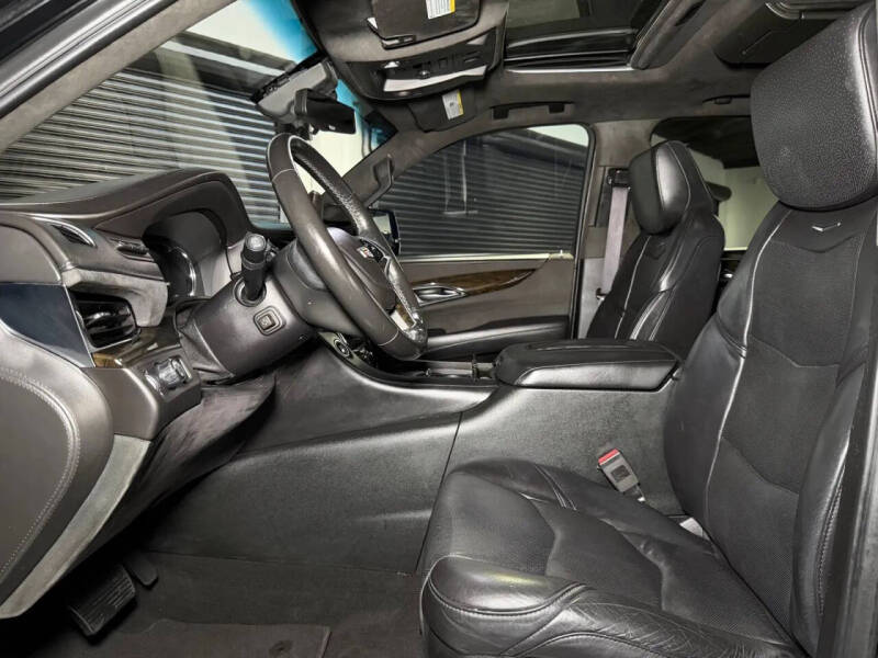 2017 Cadillac Escalade Platinum