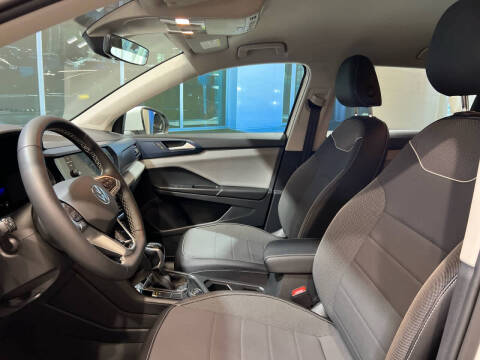 2023 Volkswagen Taos SE 4Motion