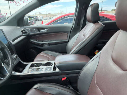 2022 Ford Edge Titanium