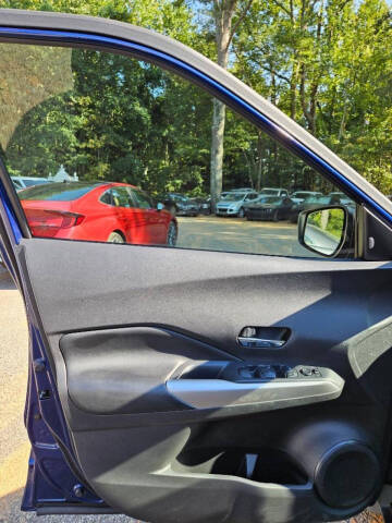 2020 Nissan Kicks SR