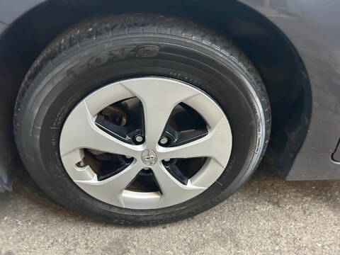 2013 Toyota Prius Two