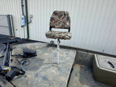 2017 Tracker Grizzly