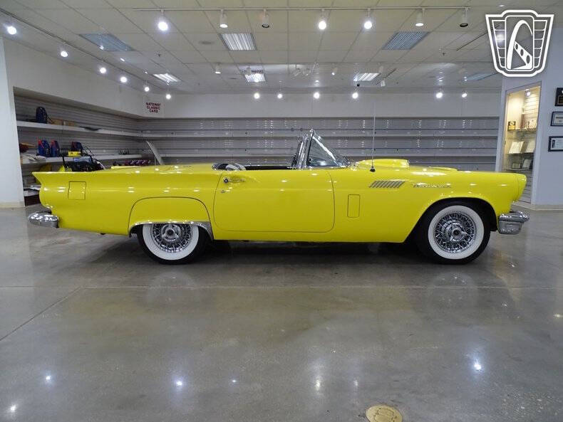 1957 Ford Thunderbird