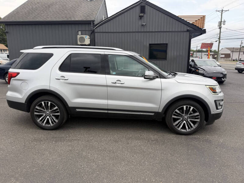 2017 Ford Explorer Platinum