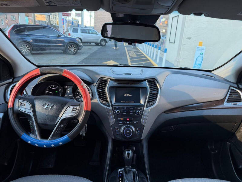 2017 Hyundai Santa Fe SE