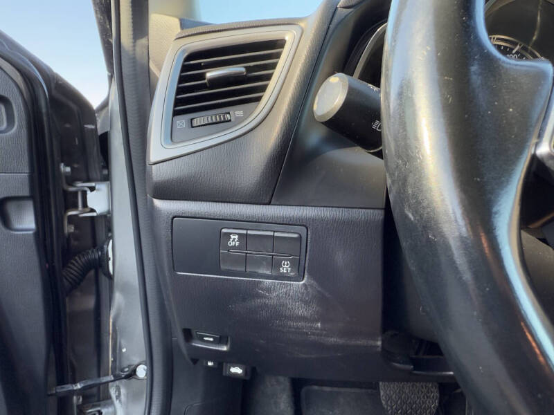 2017 Mazda MAZDA3 Touring