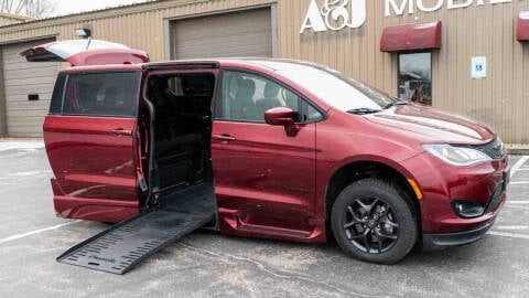 2020 Chrysler Pacifica for sale at A&J Mobility in Valders WI