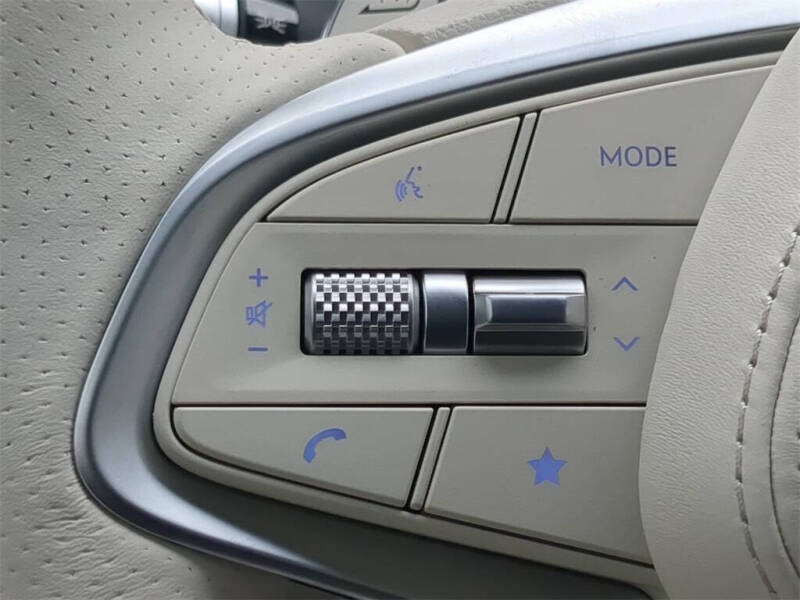 2025 Genesis Electrified GV70 Advanced