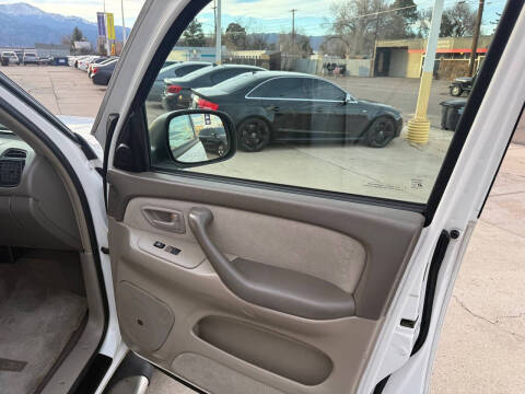 2005 Toyota Sequoia SR5