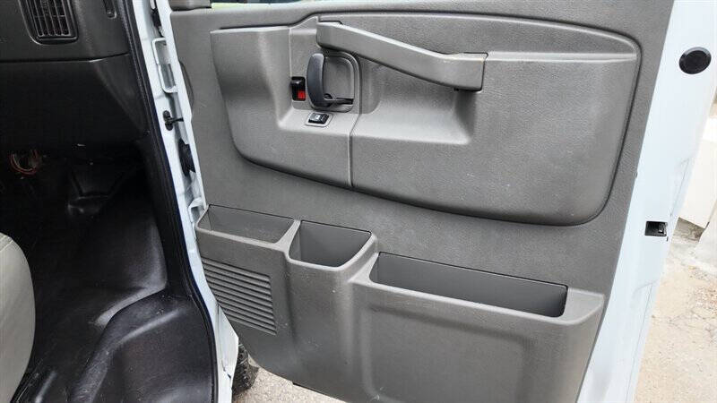 2022 Chevrolet Express 2500