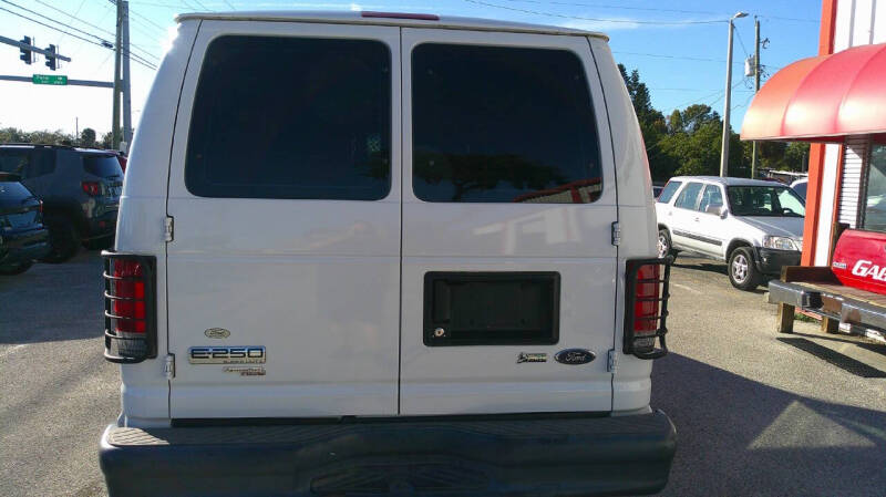 2011 Ford E-Series E-250