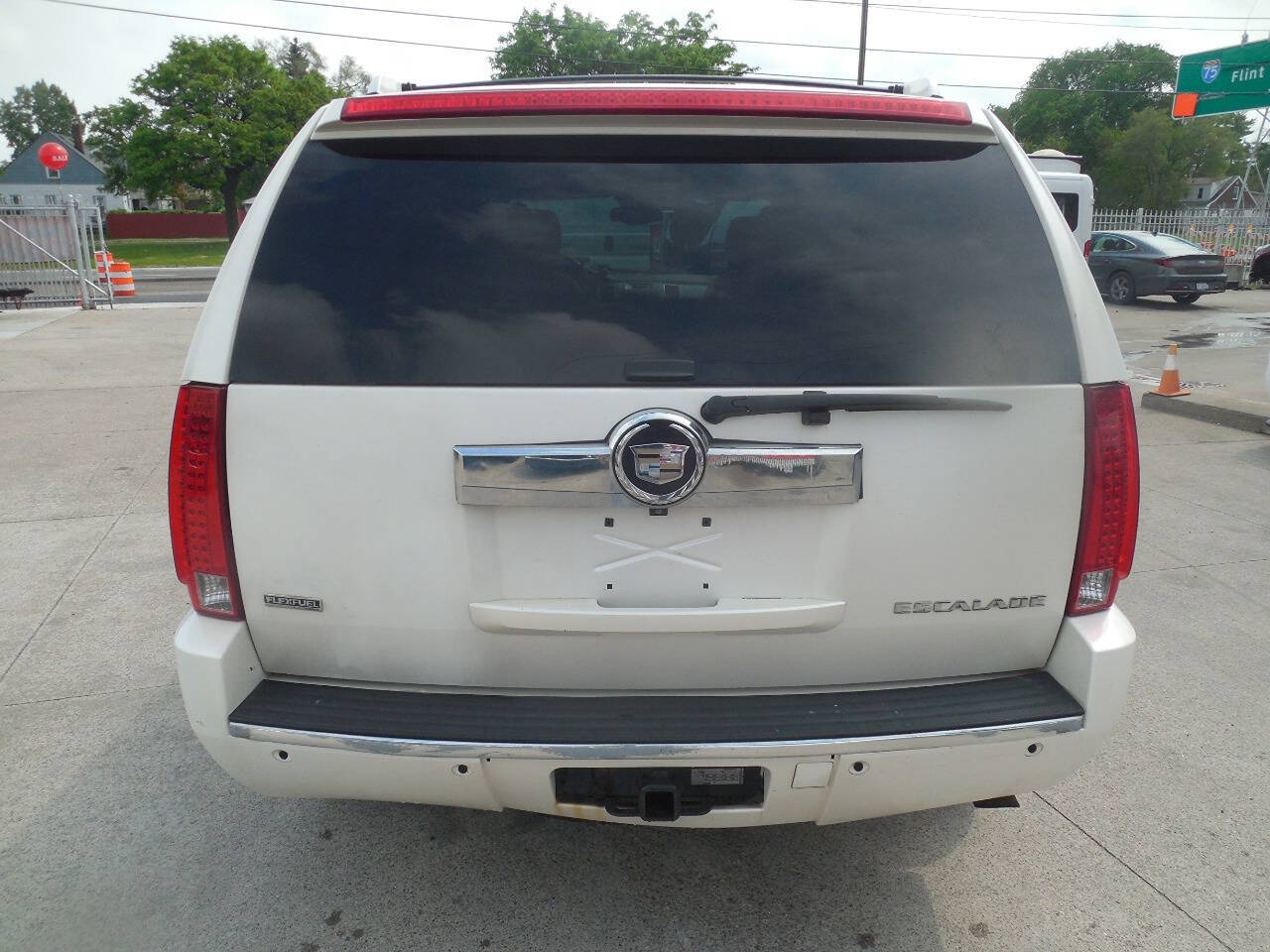 2011 Cadillac Escalade for sale at VIP Motor Sales in Hazel Park, MI