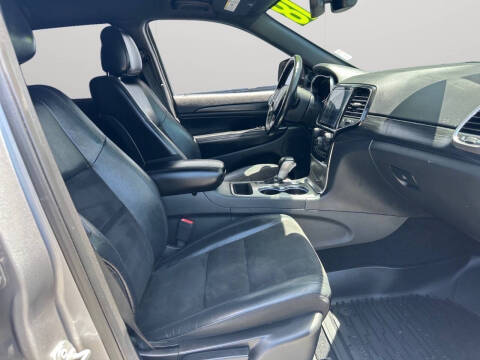 2019 Jeep Grand Cherokee Laredo