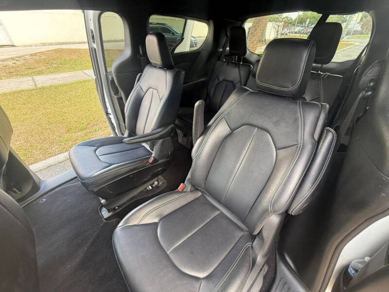2024 Chrysler Pacifica Plug-In Hybrid