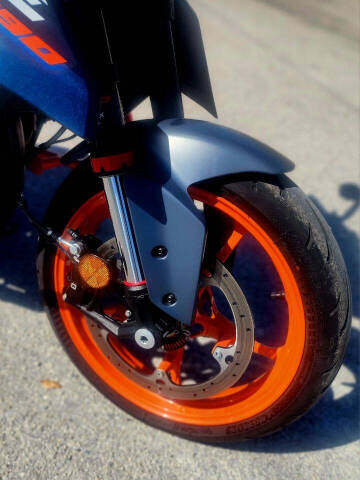 2024 KTM Duke 390
