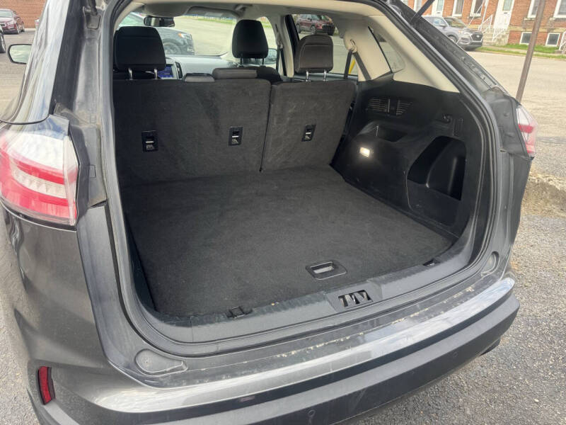 2020 Ford Edge SE