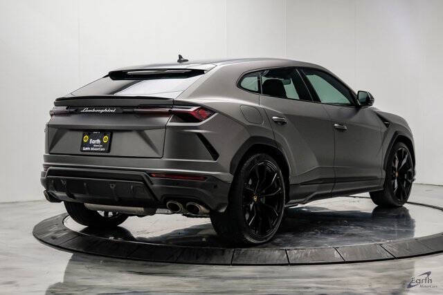 2022 Lamborghini Urus