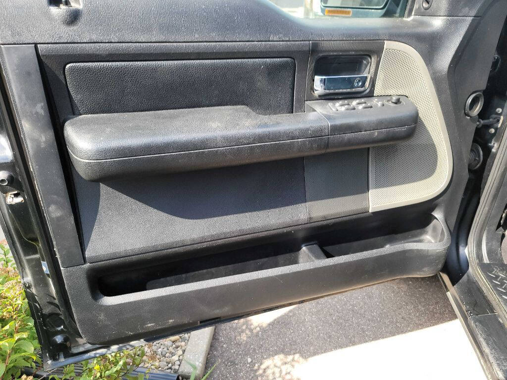2004 Ford F-150 26