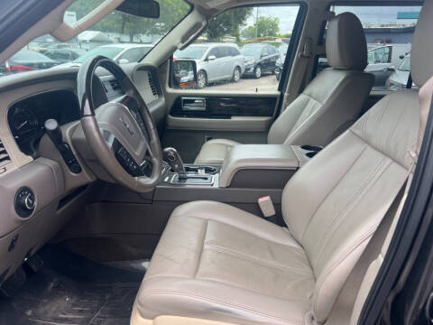 2017 Lincoln Navigator Select