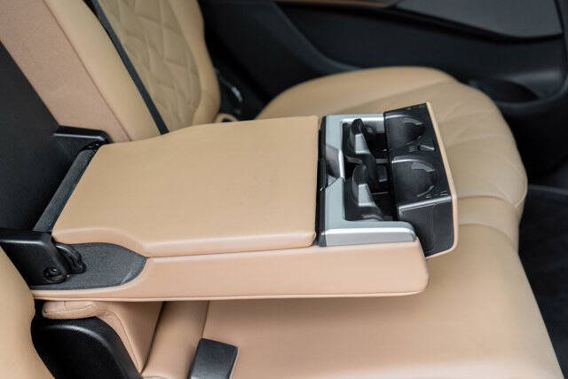 2023 BMW X7 40