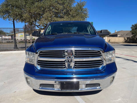 2015 RAM 1500 SLT