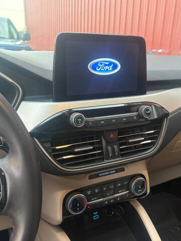 2022 Ford Escape SEL