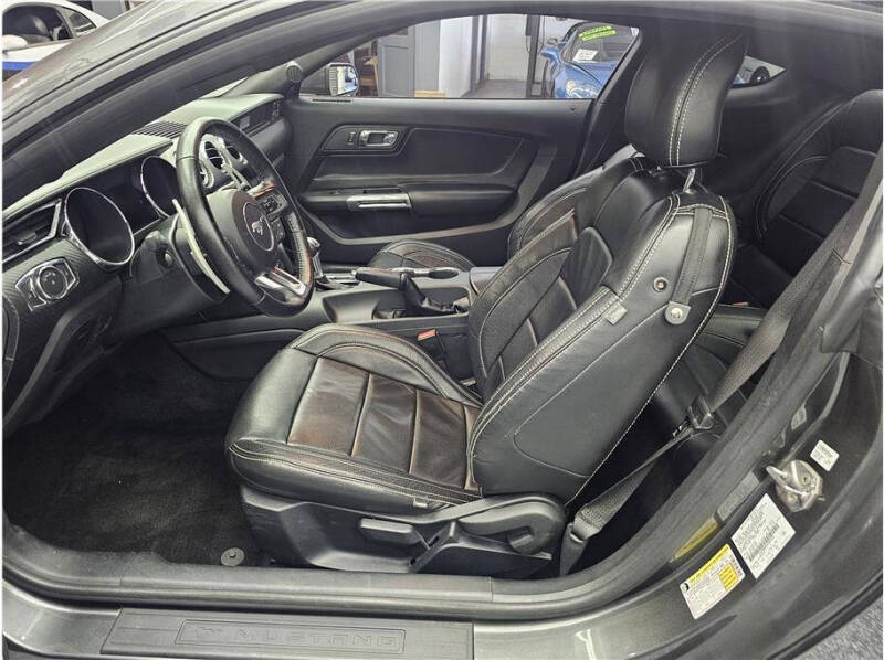 2016 Ford Mustang V6