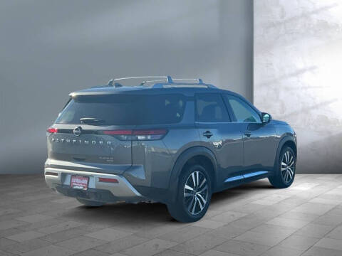 2023 Nissan Pathfinder Platinum