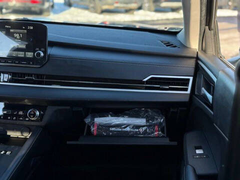 2023 Mitsubishi Outlander PHEV SE