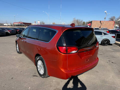 2018 Chrysler Pacifica LX