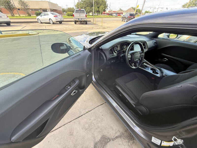 2015 Dodge Challenger SXT